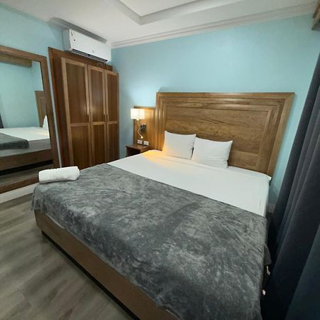 Airport Suites Hotel Piarco Eksteriør bilde
