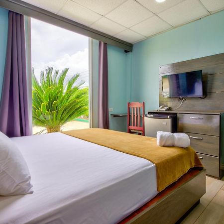 Airport Suites Hotel Piarco Eksteriør bilde