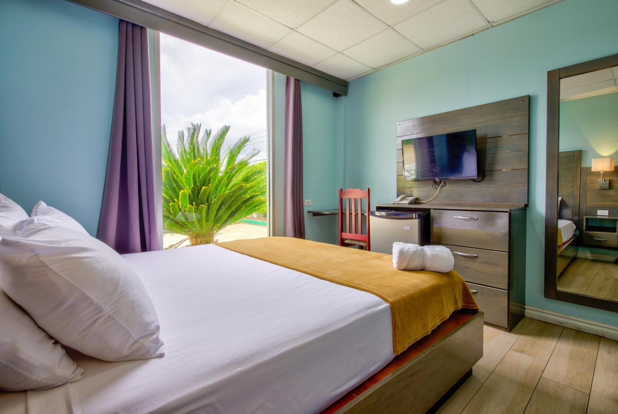 Airport Suites Hotel Piarco Eksteriør bilde