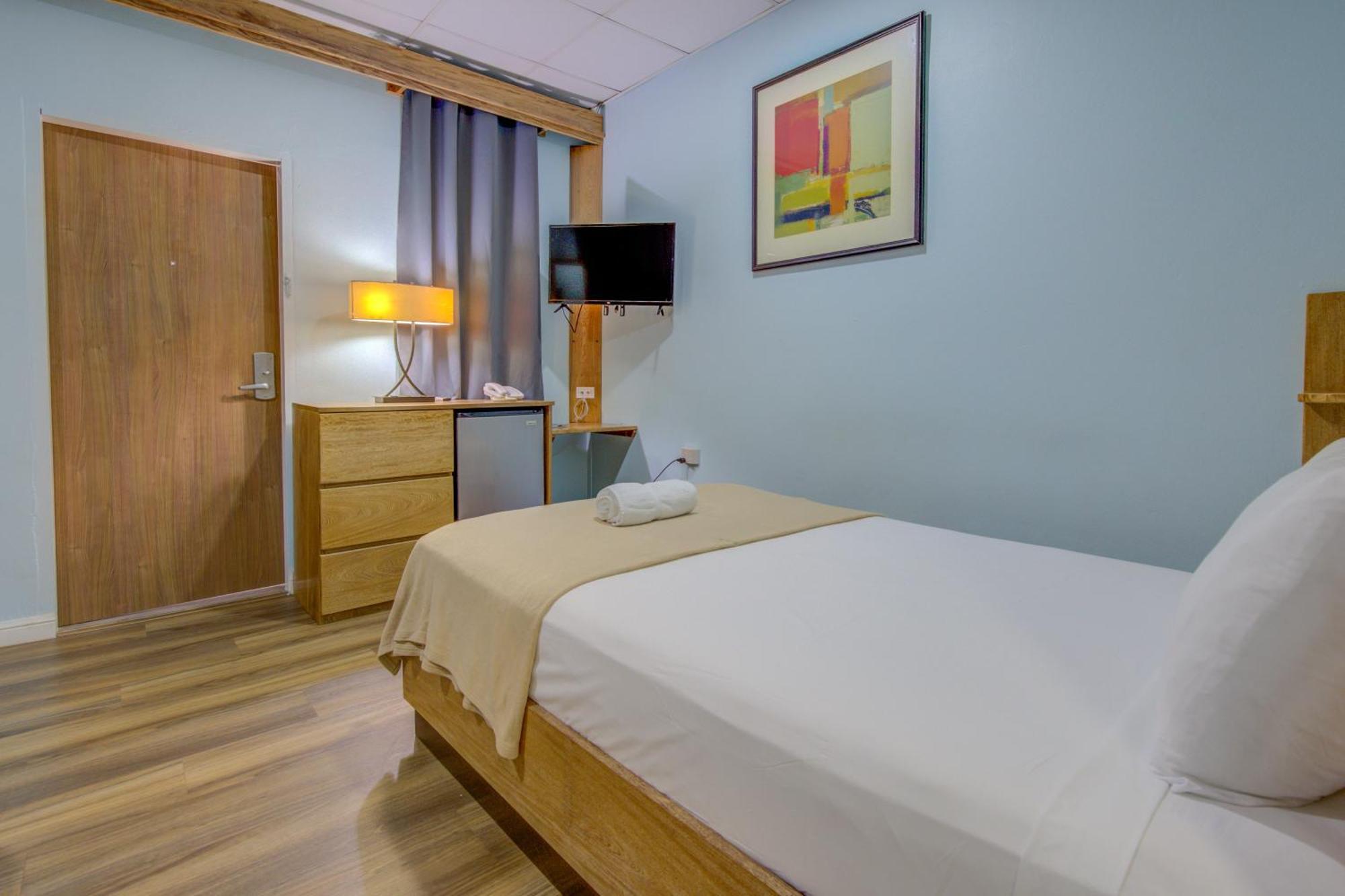 Airport Suites Hotel Piarco Eksteriør bilde