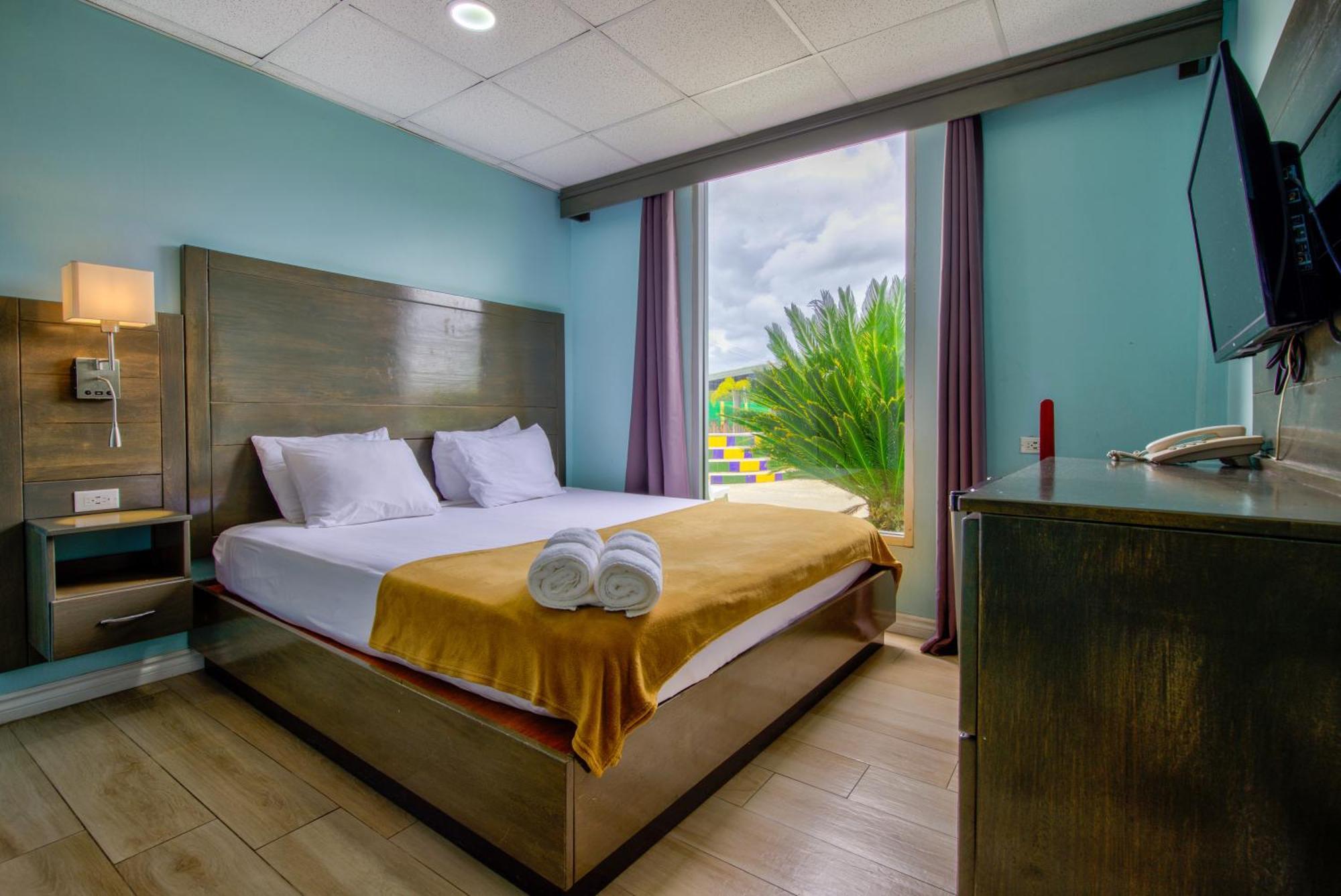 Airport Suites Hotel Piarco Eksteriør bilde