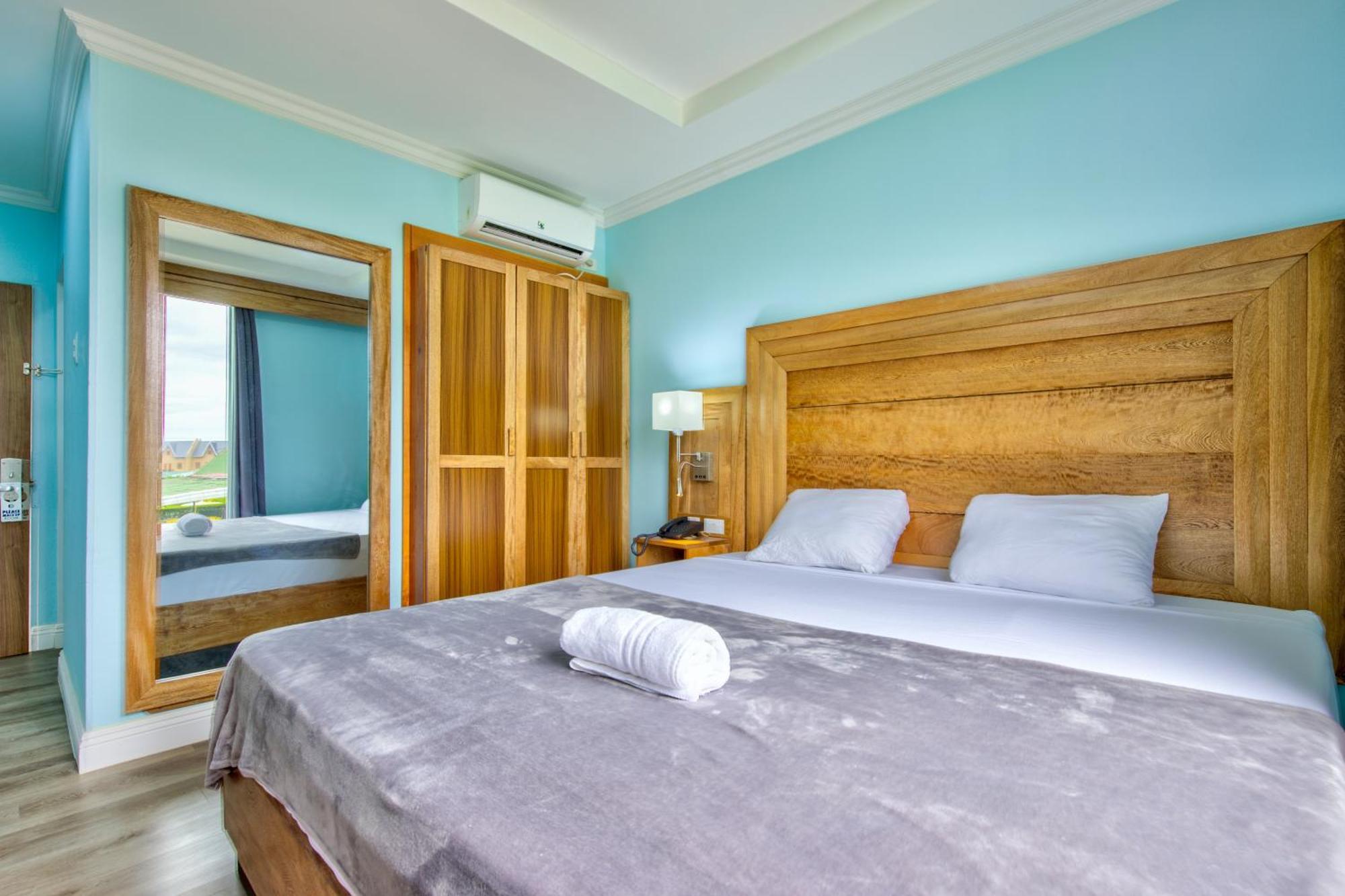 Airport Suites Hotel Piarco Eksteriør bilde