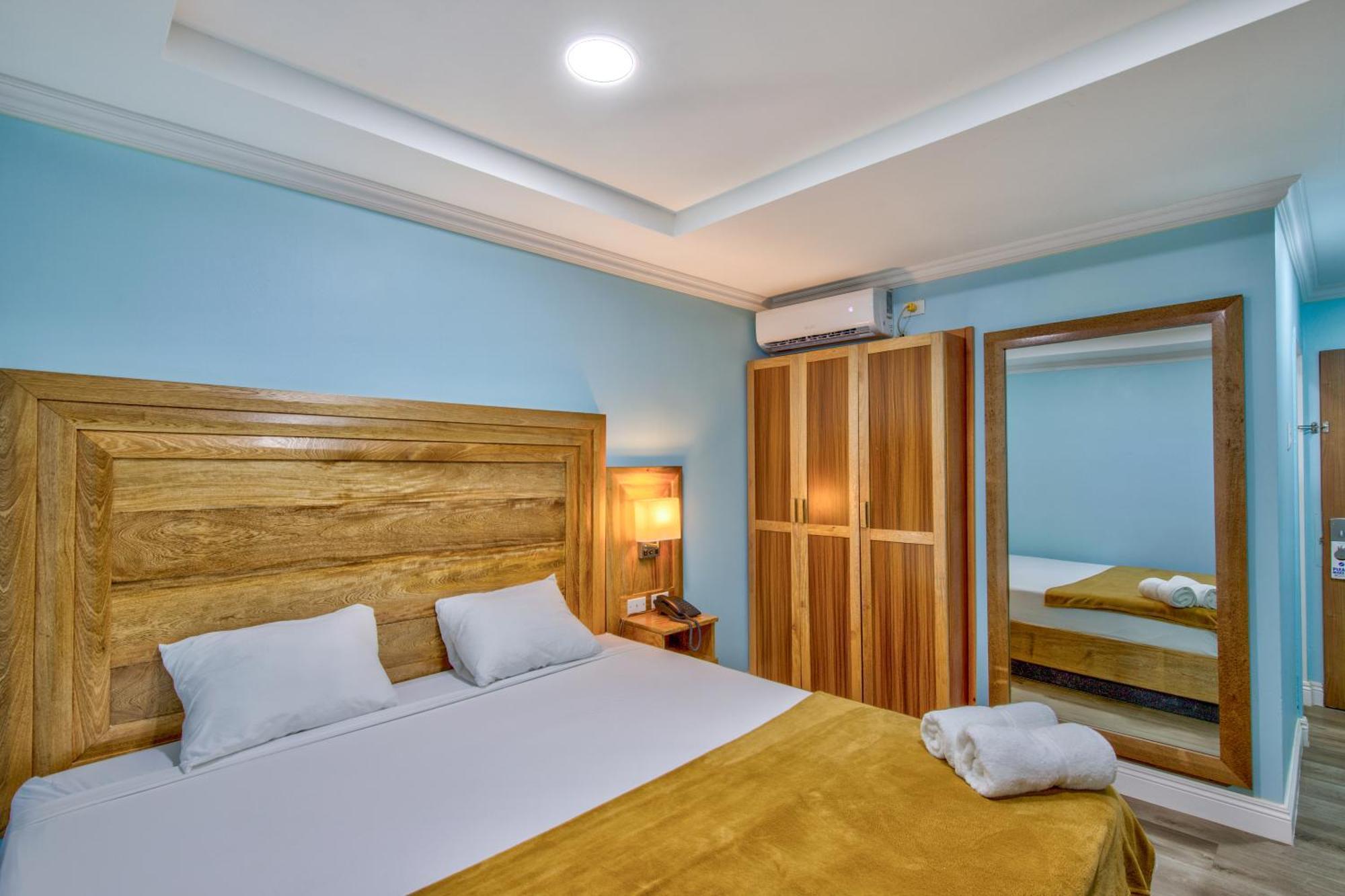 Airport Suites Hotel Piarco Eksteriør bilde