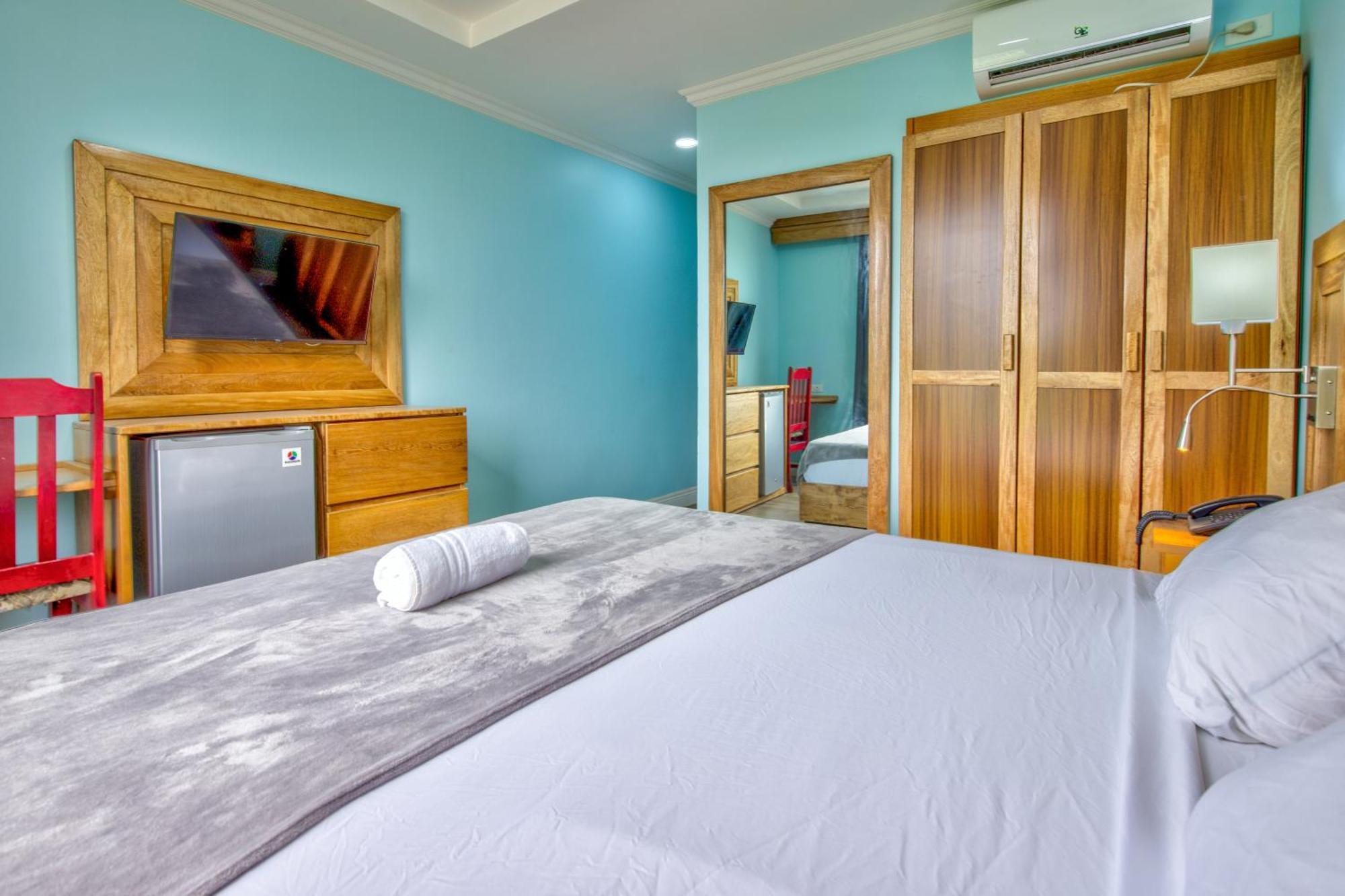 Airport Suites Hotel Piarco Eksteriør bilde