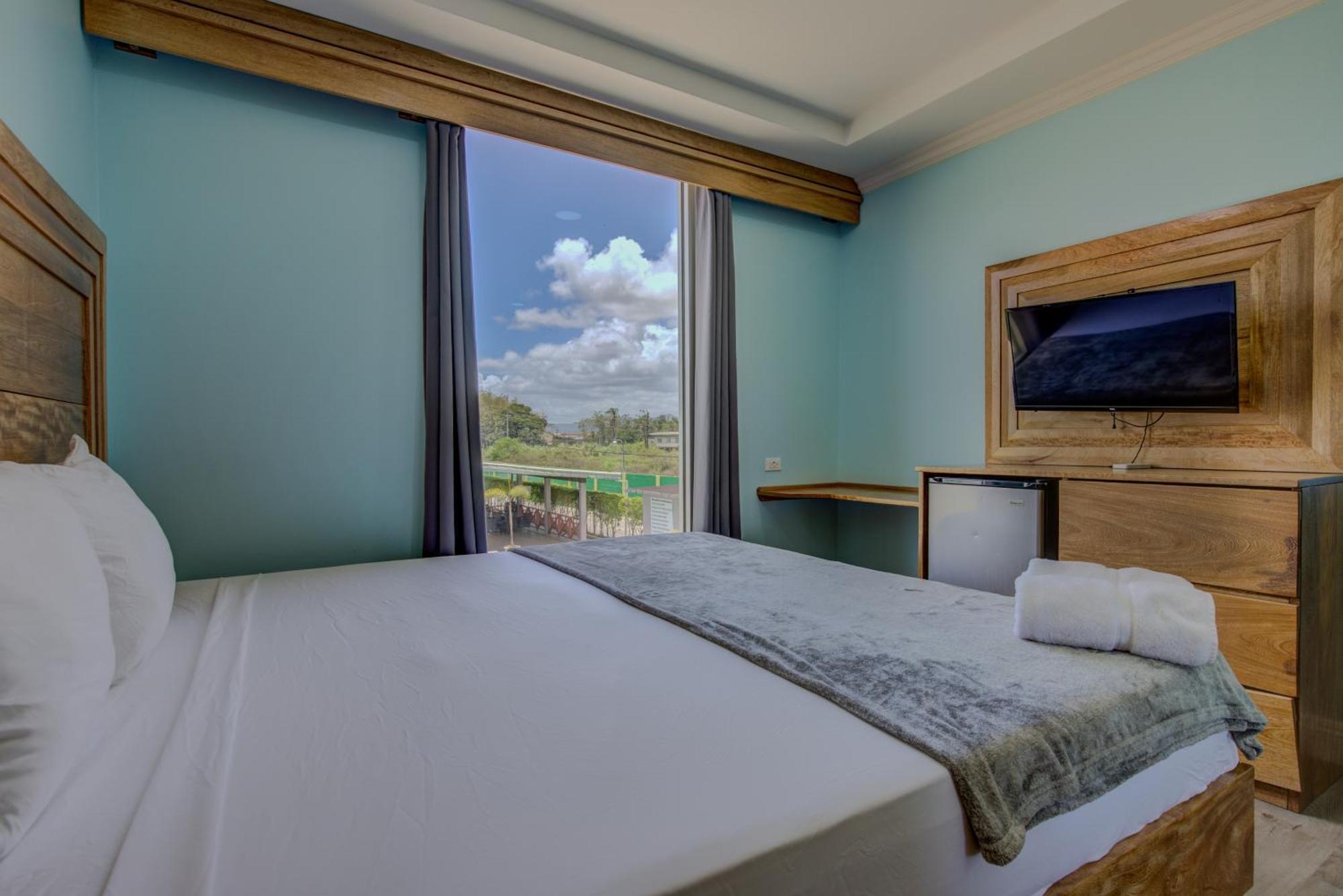 Airport Suites Hotel Piarco Eksteriør bilde