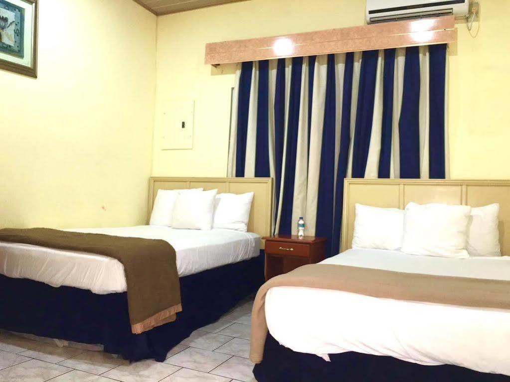 Airport Suites Hotel Piarco Eksteriør bilde